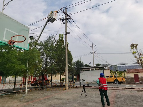 2025年9月5日，西史線02號桿帶電加裝驗電環(huán)，絕緣遮蔽領(lǐng)克熔斷器及引線；9月7日，拆除絕緣屏蔽。